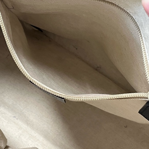 Authentic Gucci Messenger Bag - Picture 8 of 16